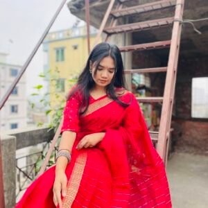 মেরুন নূরী শাড়ী